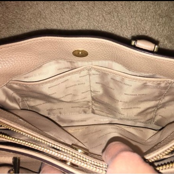 Michael Kors handbag with matching Crossbody strap - Picture 8 of 16